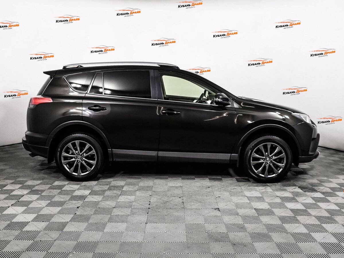 Toyota RAV4 2015 года с пробегом. Фото: #3