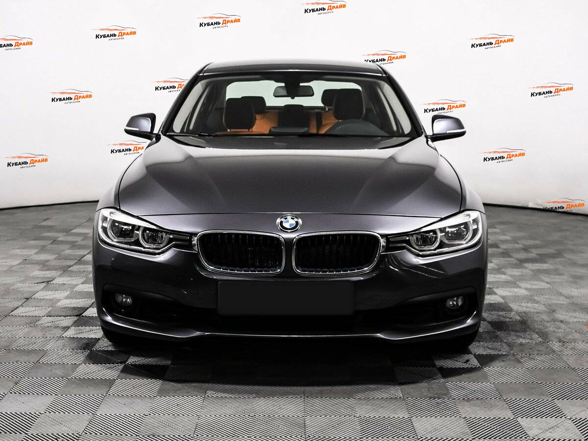 BMW 3 серии 2017 года с пробегом. Фото: #1