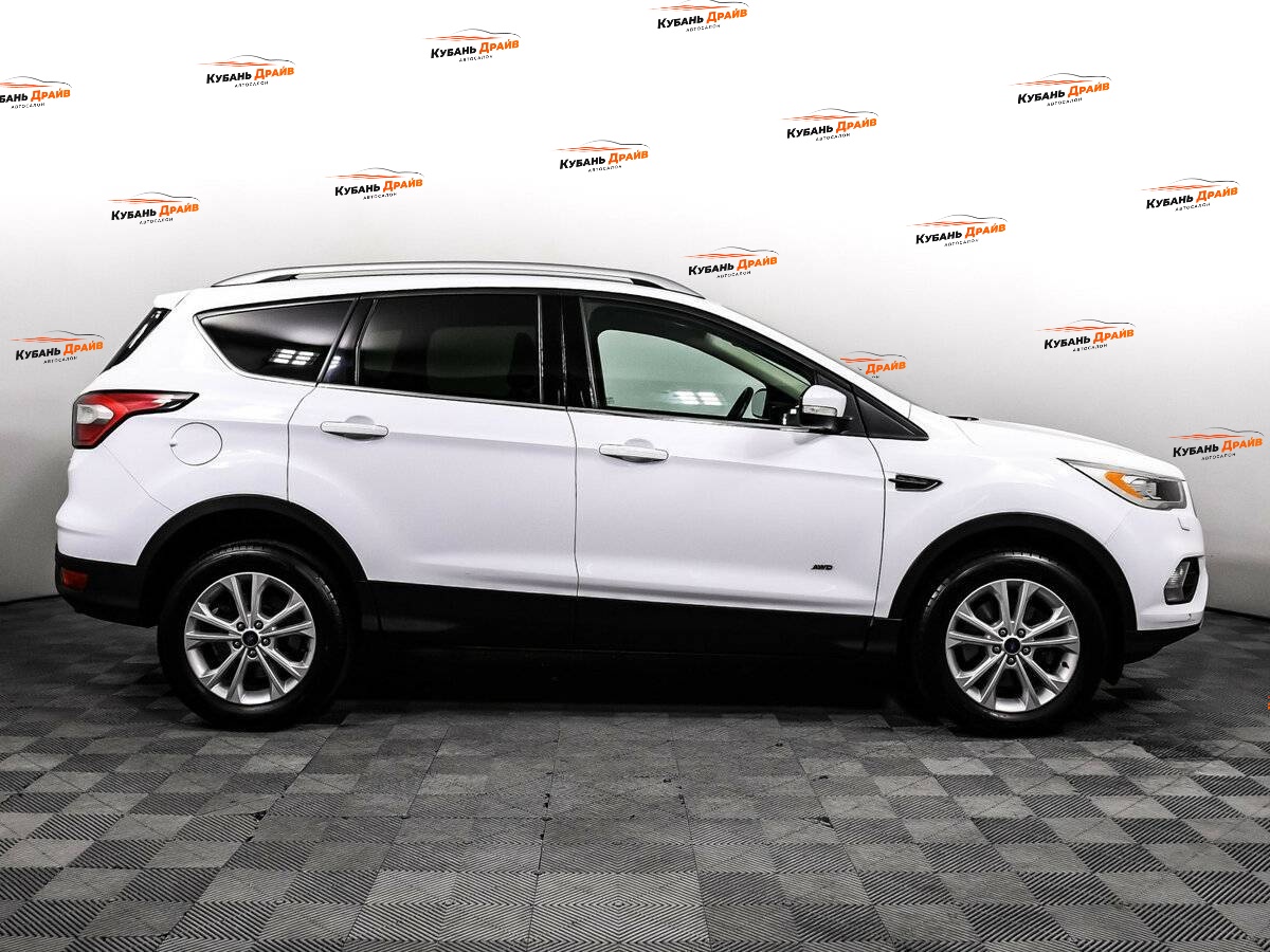 Ford Kuga 2017 года с пробегом. Фото: #3