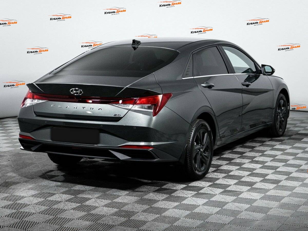 Hyundai Elantra 2021 года с пробегом. Фото: #4