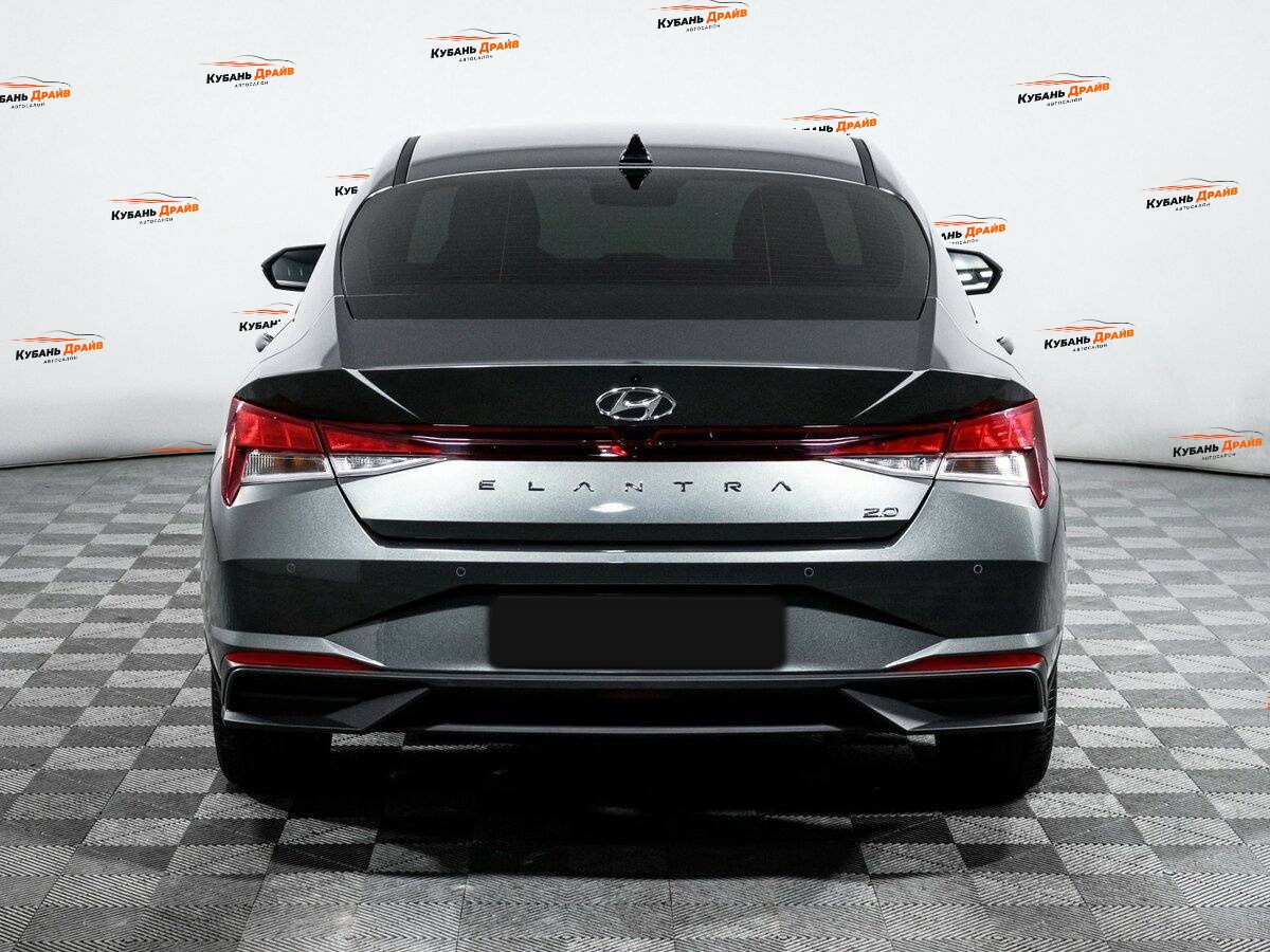 Hyundai Elantra 2021 года с пробегом. Фото: #5