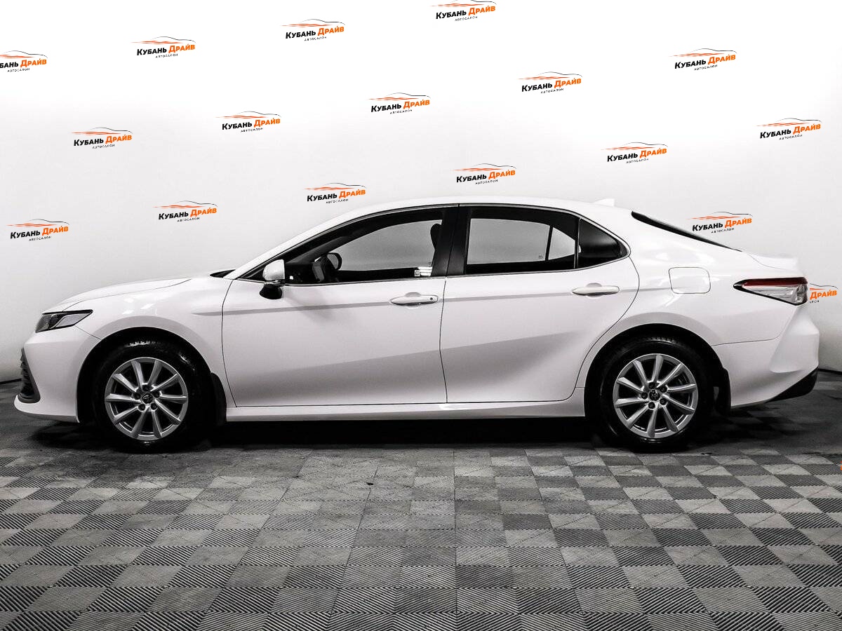Toyota Camry 2021 года с пробегом. Фото: #7