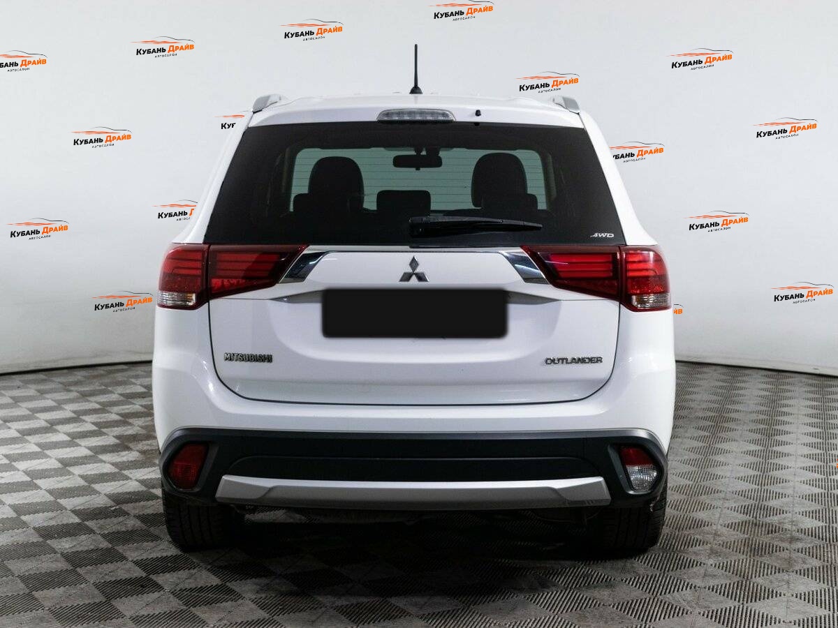 Mitsubishi Outlander 2016 года с пробегом. Фото: #5
