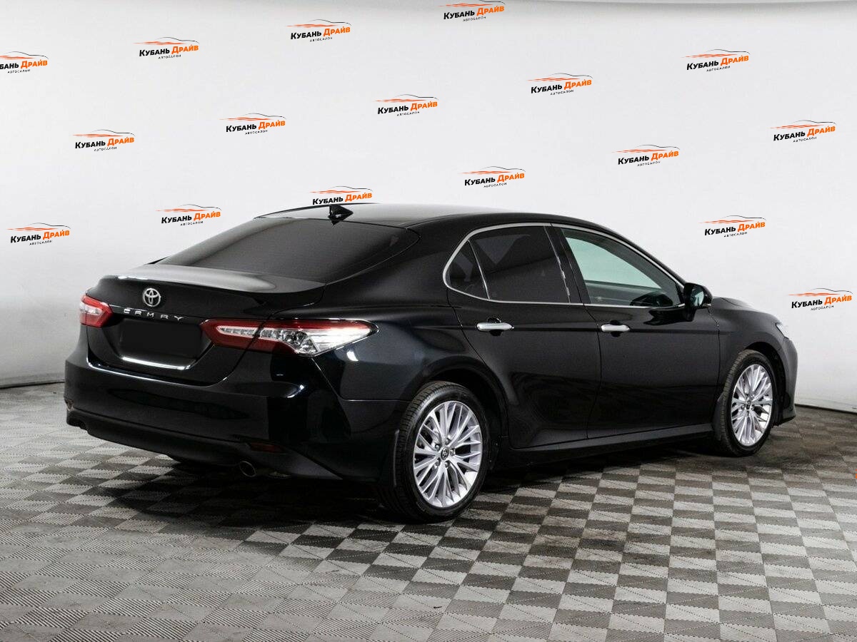 Toyota Camry 2020 года с пробегом. Фото: #4