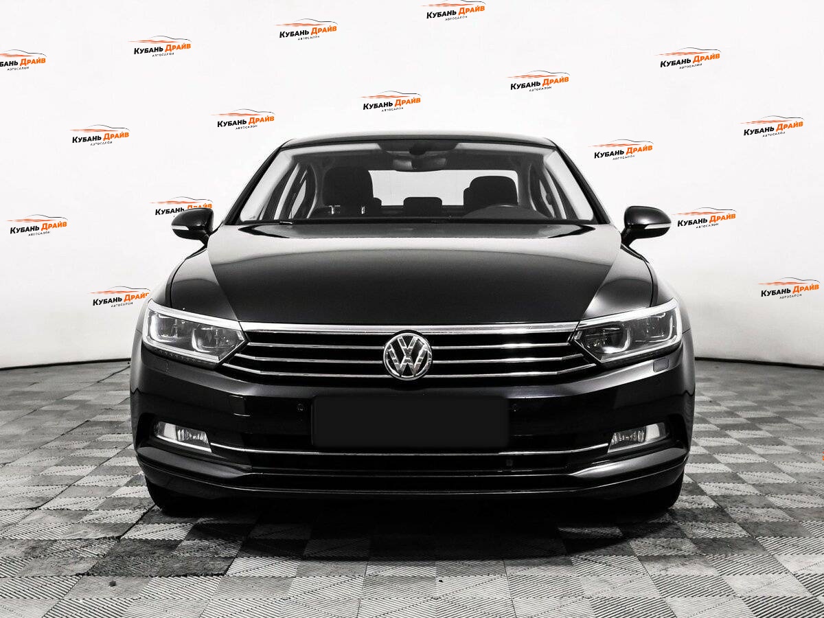 Volkswagen Passat 2018 года с пробегом. Фото: #1
