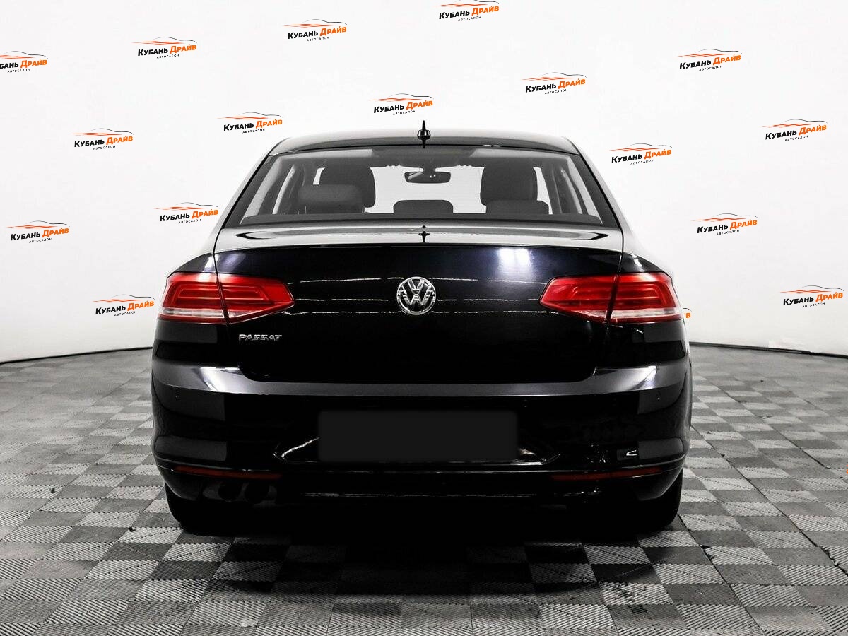 Volkswagen Passat 2018 года с пробегом. Фото: #5