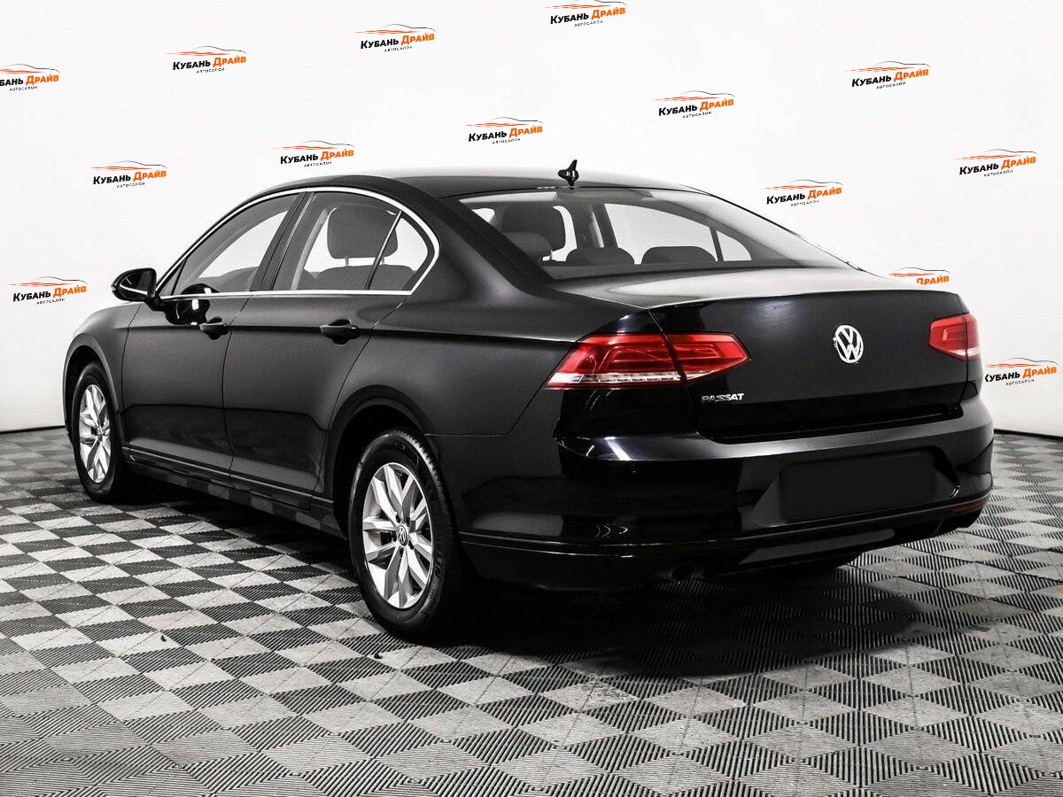 Volkswagen Passat 2018 года с пробегом. Фото: #6