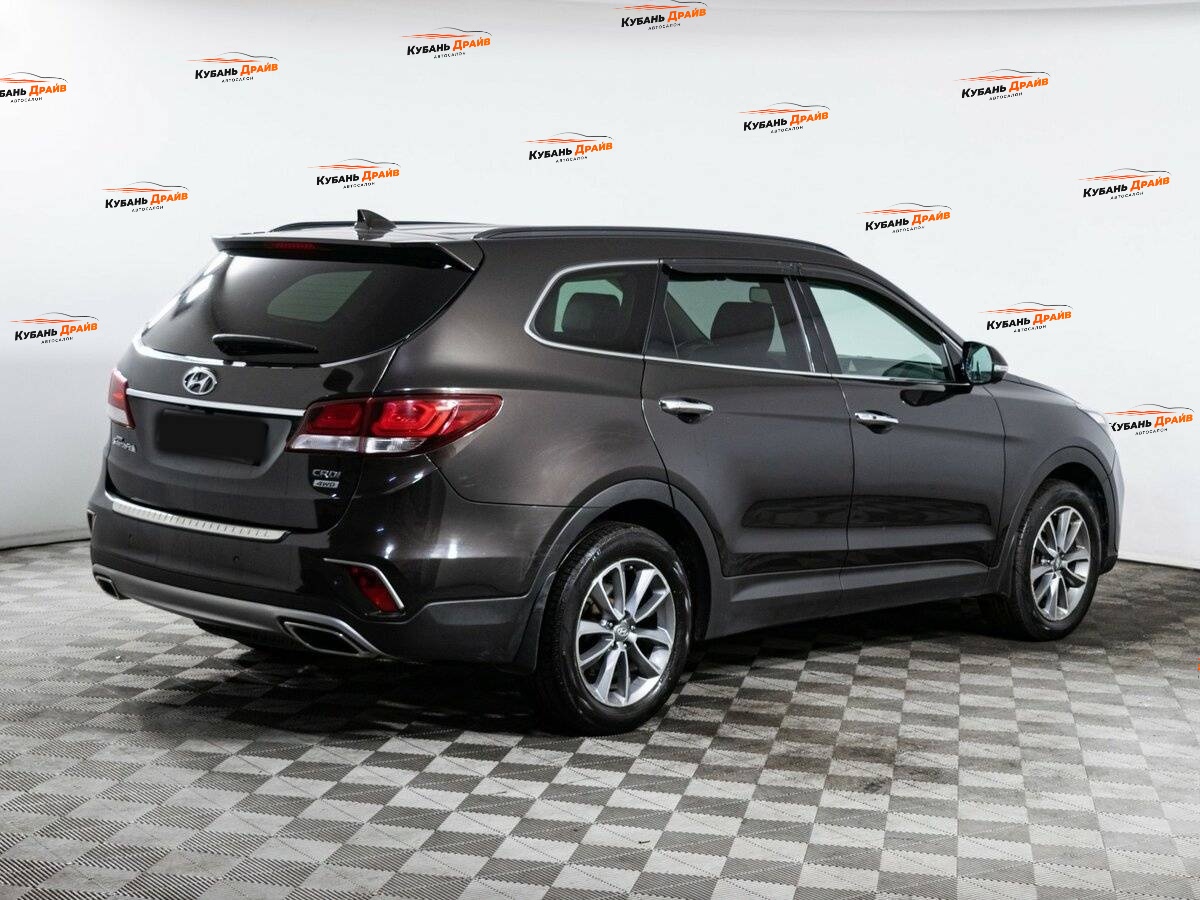 Hyundai Santa Fe 2017 года с пробегом. Фото: #4