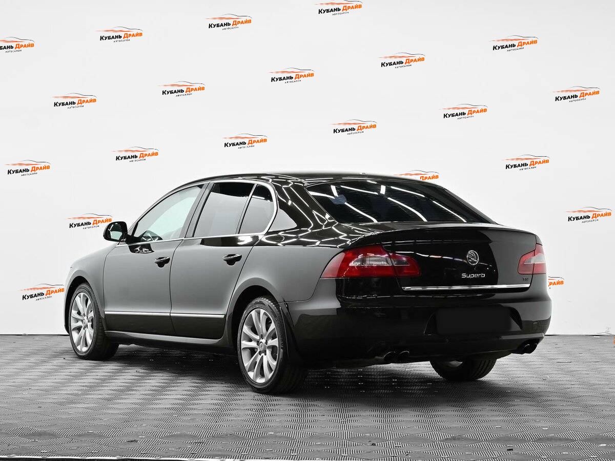 Skoda Superb 2012 года с пробегом. Фото: #2