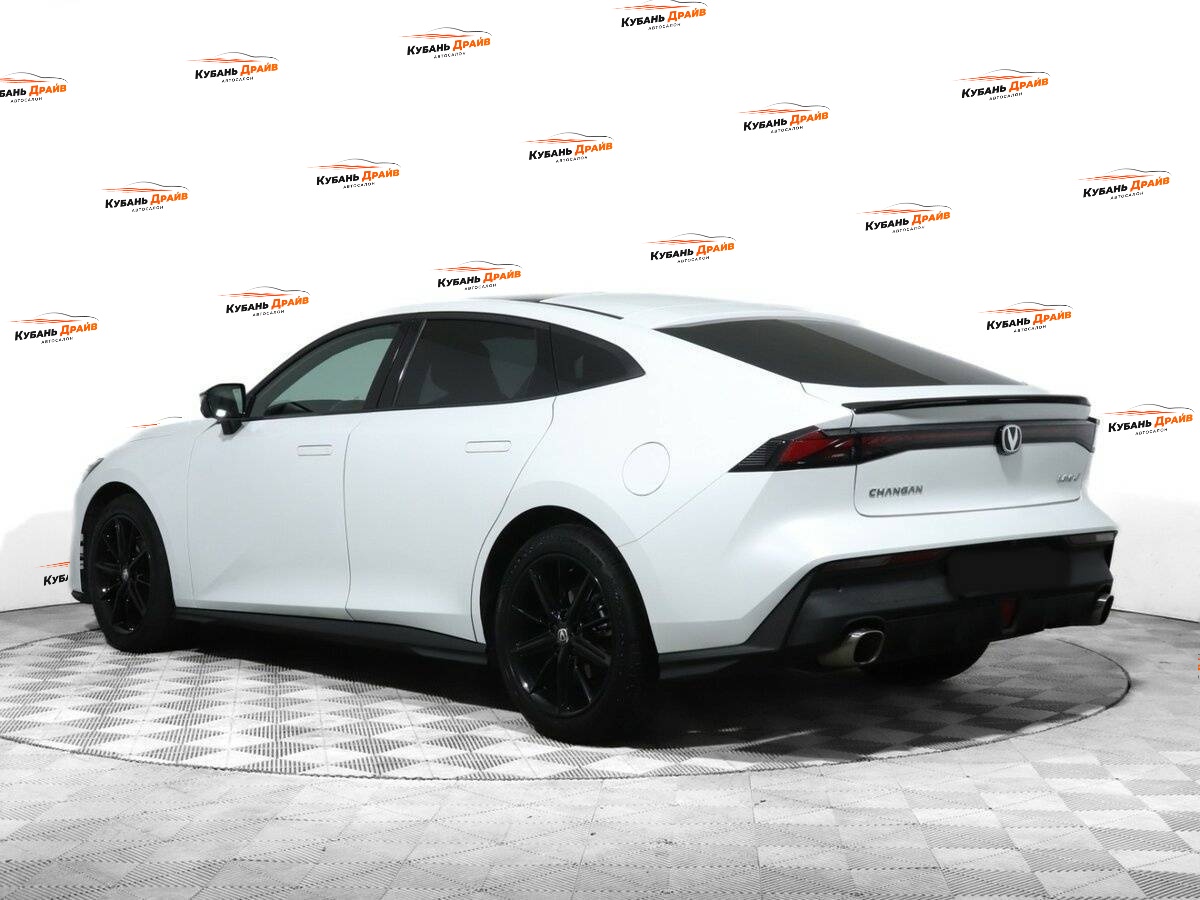 Changan UNI-V 2022 года с пробегом. Фото: #5