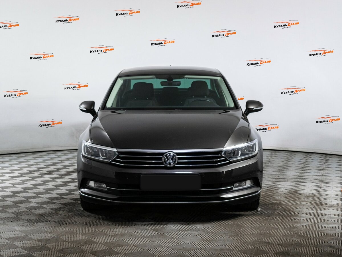 Volkswagen Passat 2017 года с пробегом. Фото: #1