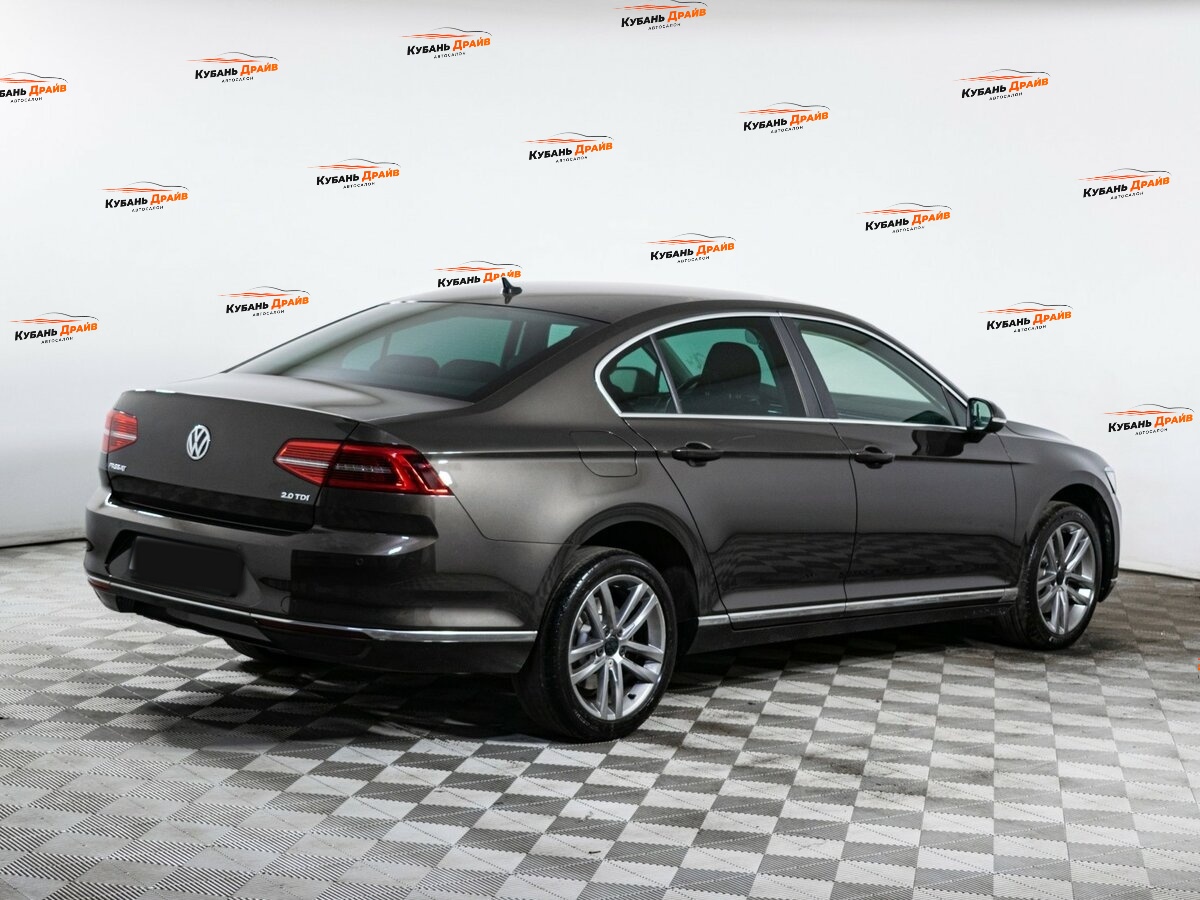 Volkswagen Passat 2017 года с пробегом. Фото: #3