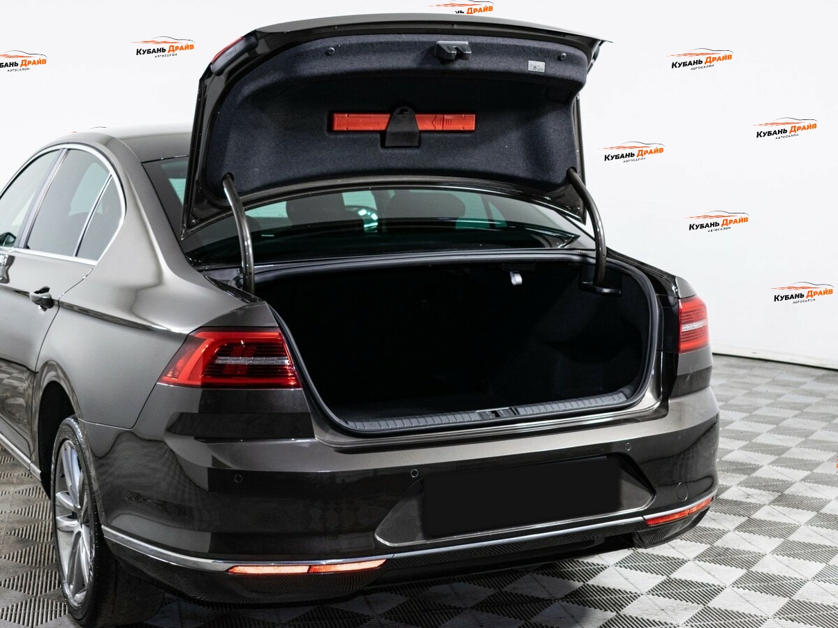 Volkswagen Passat 2017 года с пробегом. Фото: #5