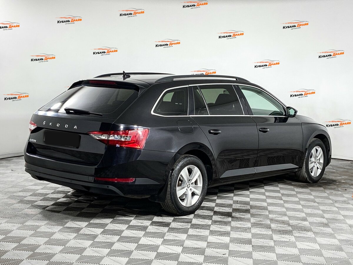 Skoda Superb 2020 года с пробегом. Фото: #3