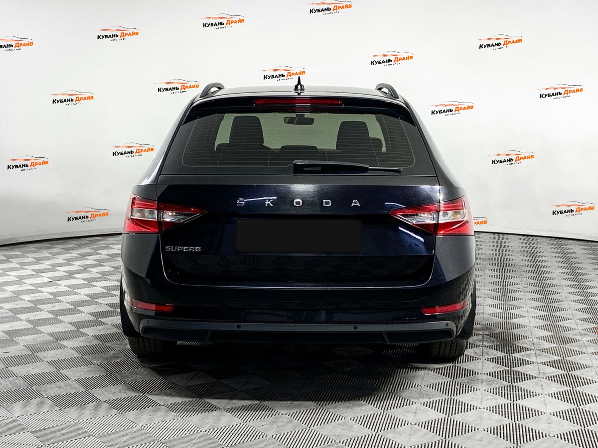 Skoda Superb 2020 года с пробегом. Фото: #4