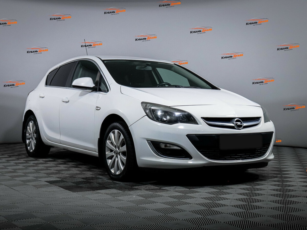 Opel Astra 2014 года с пробегом. Фото: #2