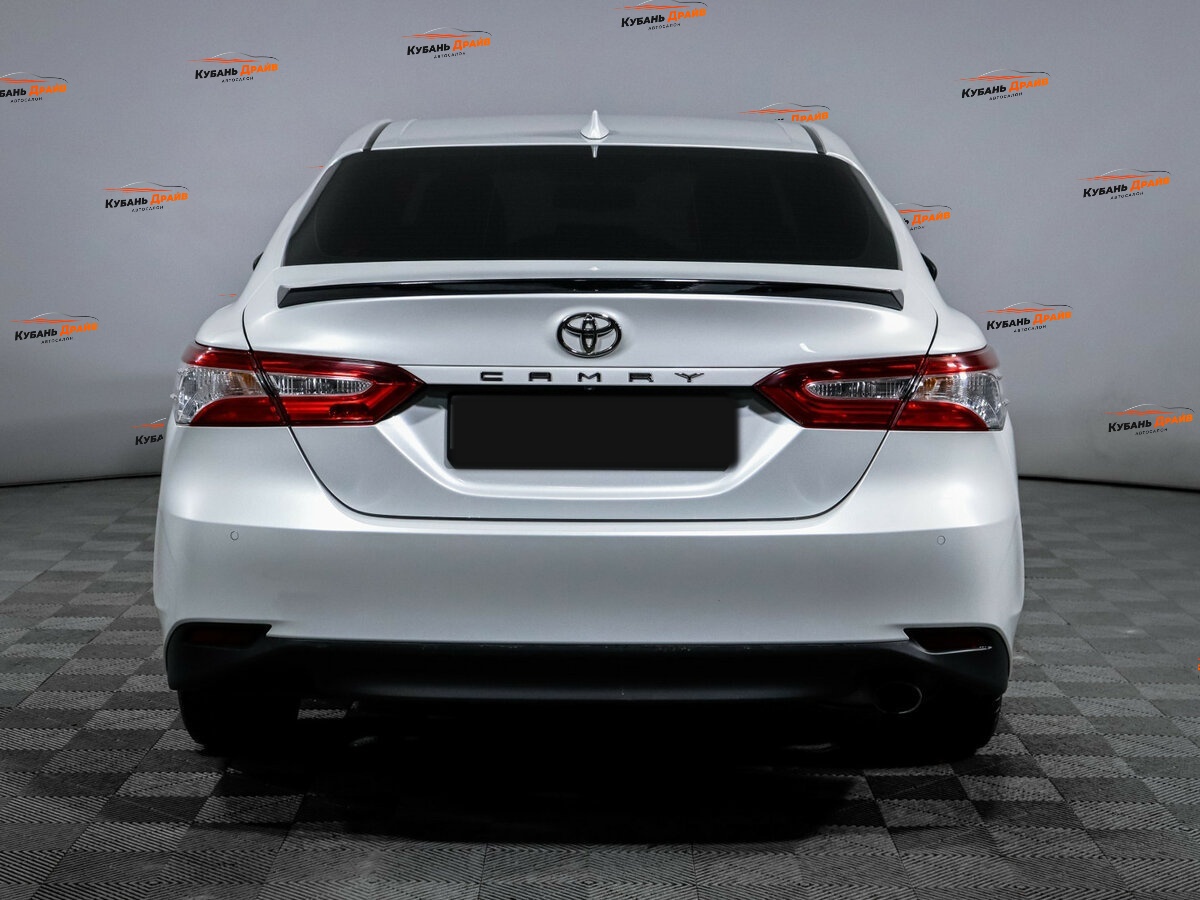 Toyota Camry 2020 года с пробегом. Фото: #4