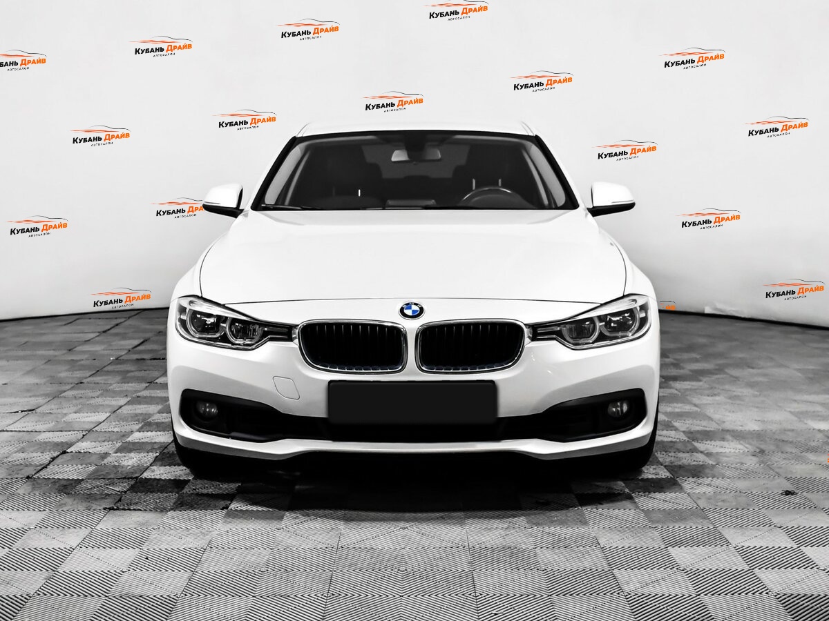 BMW 3 серии 2017 года с пробегом. Фото: #1