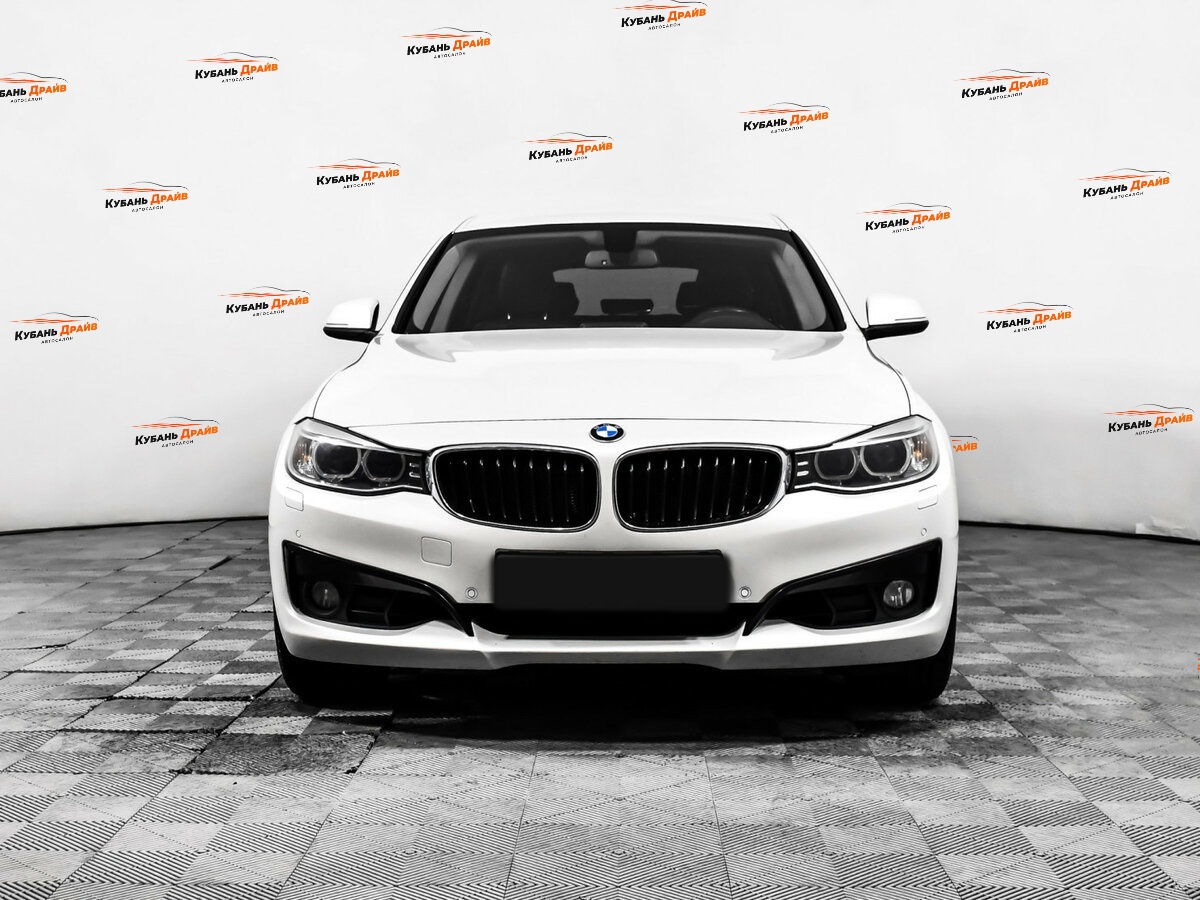 BMW 3 серии 2015 года с пробегом. Фото: #1