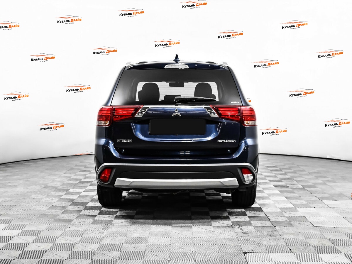 Mitsubishi Outlander 2018 года с пробегом. Фото: #4