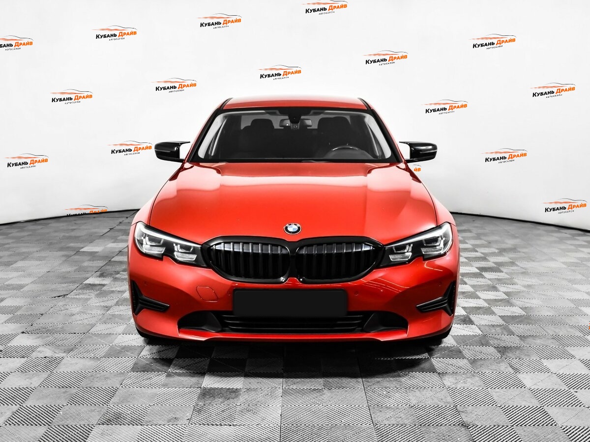 BMW 3 серии 2019 года с пробегом. Фото: #1