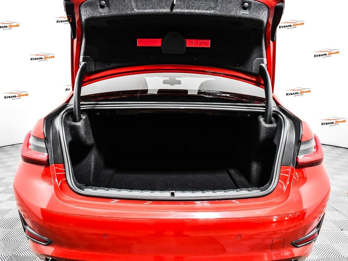 BMW 3 серии 2019 года с пробегом. Фото: #11