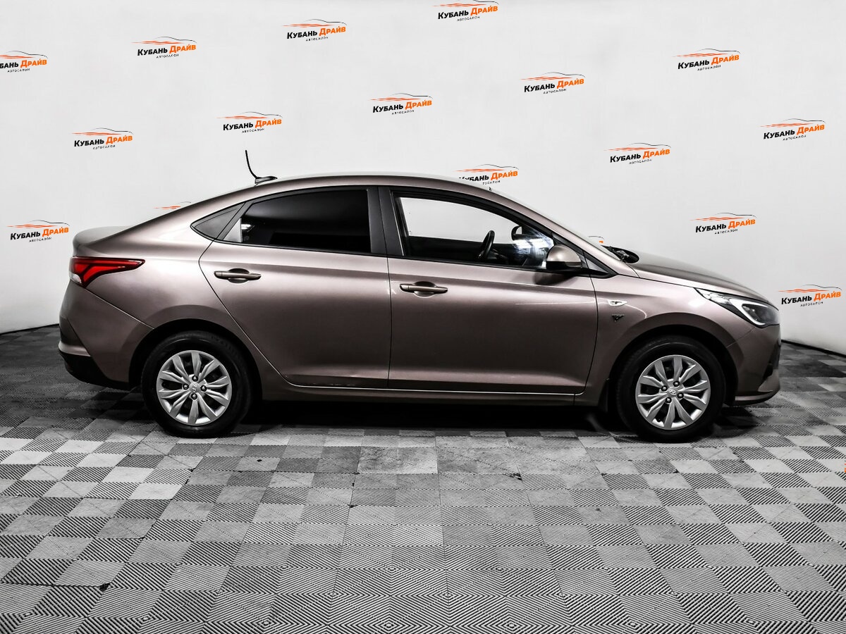 Hyundai Solaris 2020 года с пробегом. Фото: #3