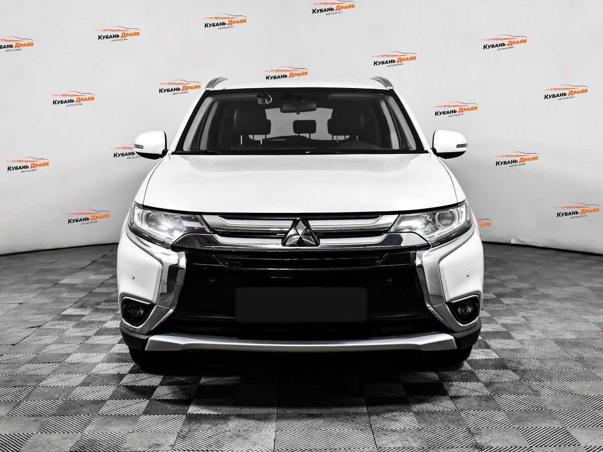 Mitsubishi Outlander 2016 года с пробегом. Фото: #1