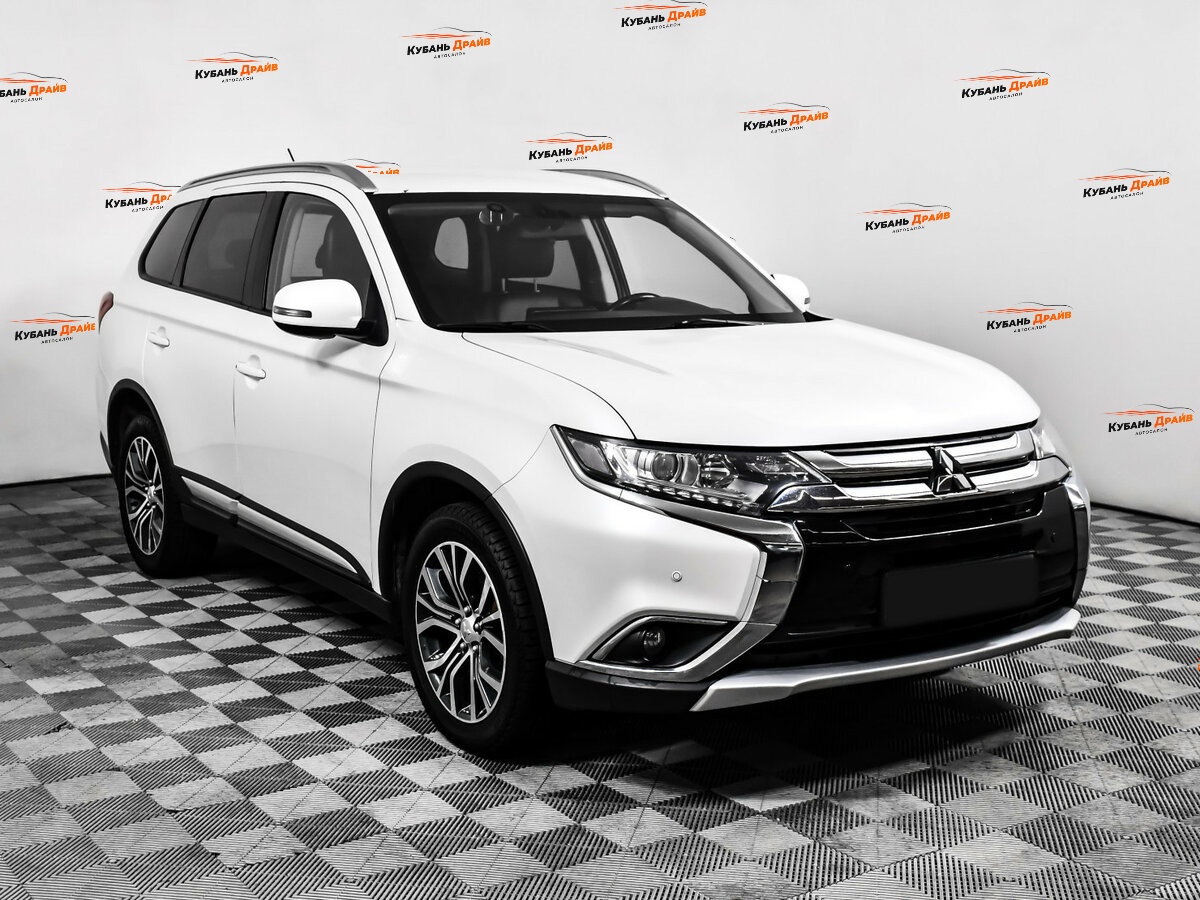 Mitsubishi Outlander 2016 года с пробегом. Фото: #2