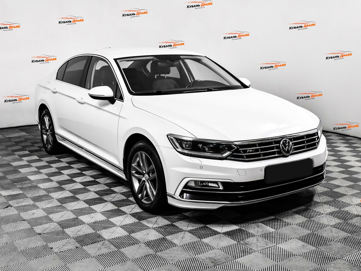 Volkswagen Passat 2018 года с пробегом. Фото: #2