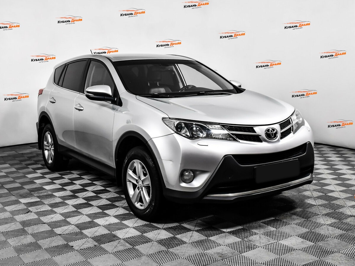 Toyota RAV4 2013 года с пробегом. Фото: #2