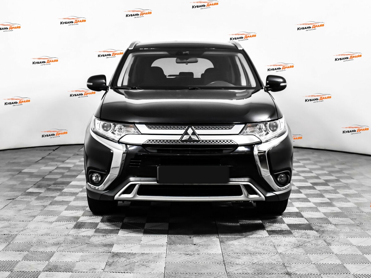 Mitsubishi Outlander 2018 года с пробегом. Фото: #1