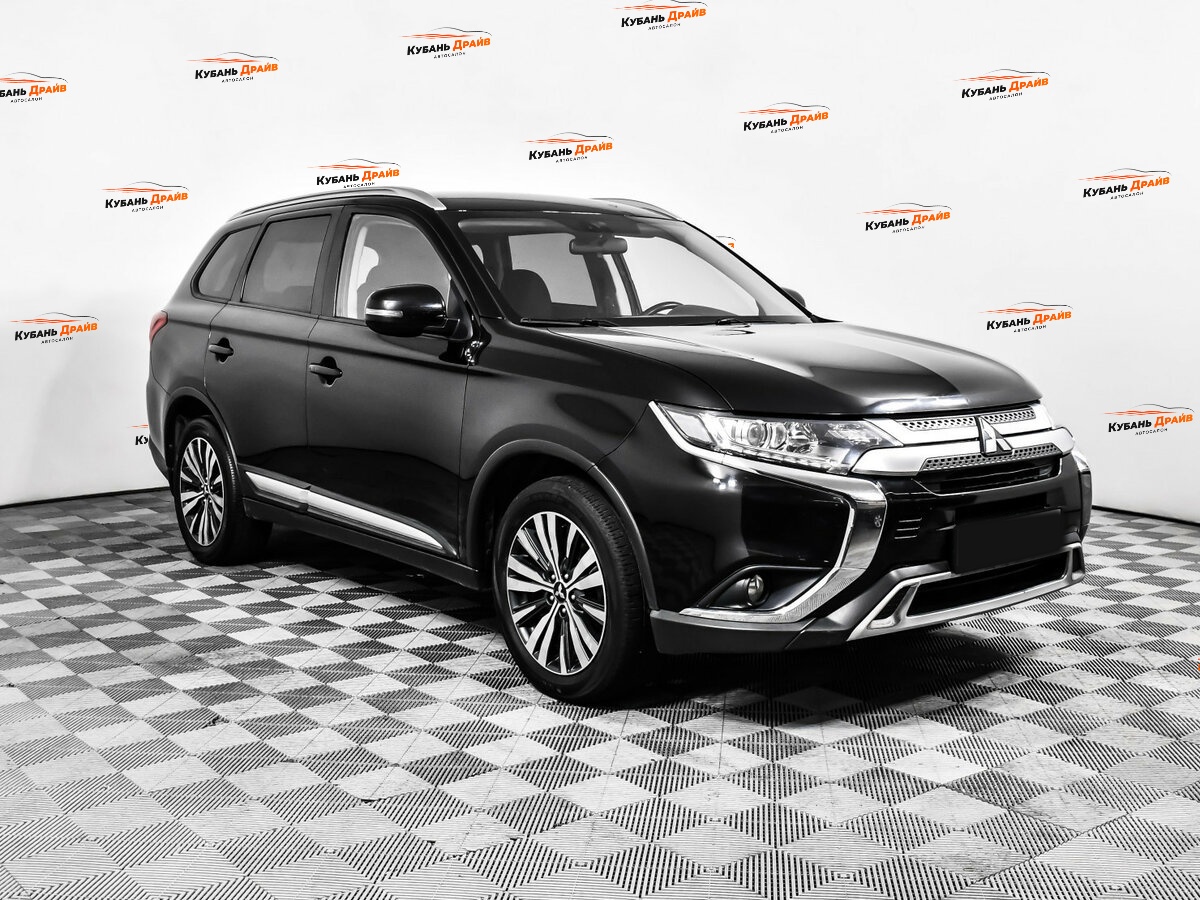 Mitsubishi Outlander 2018 года с пробегом. Фото: #2