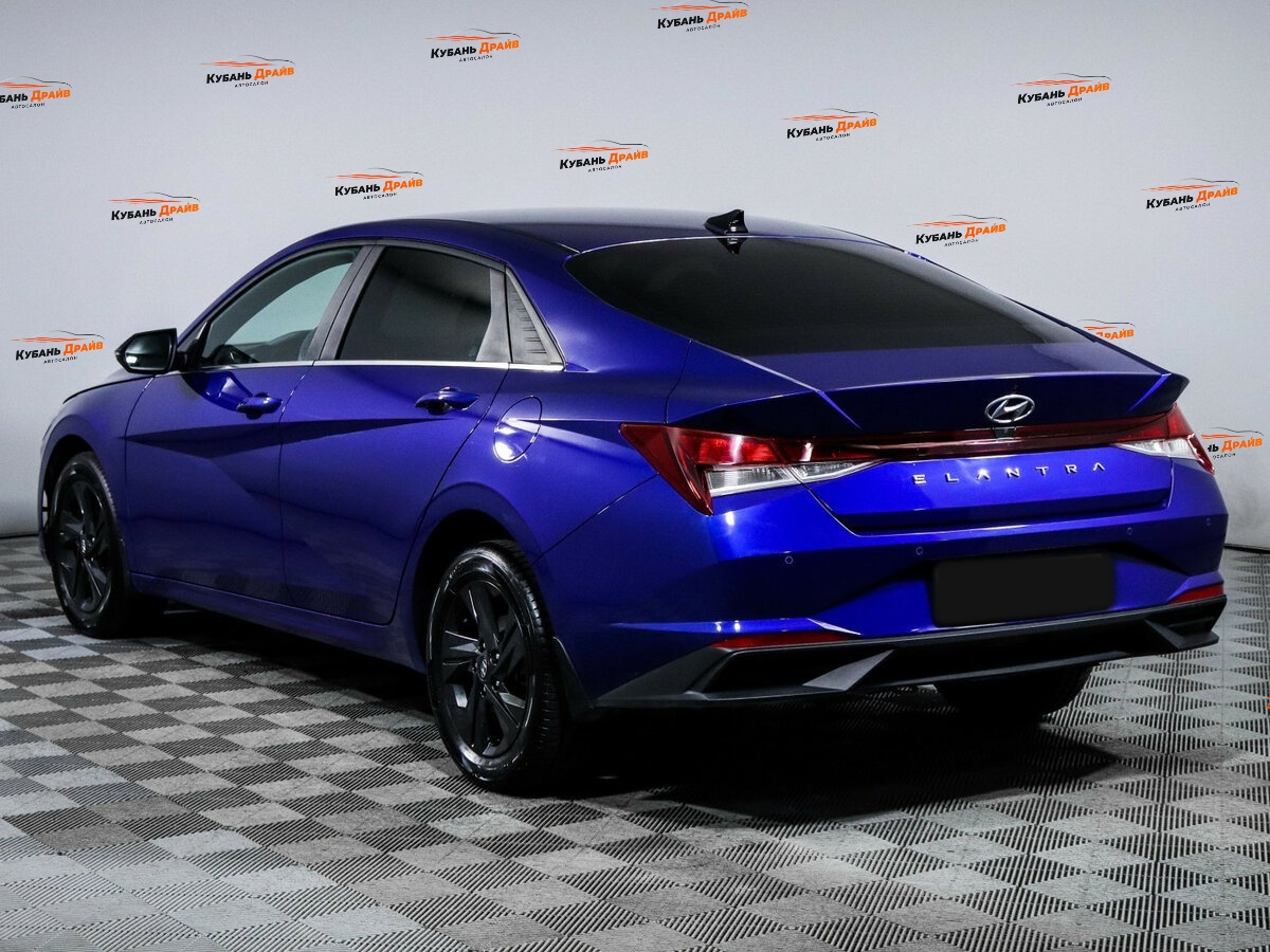 Hyundai Elantra 2021 года с пробегом. Фото: #5