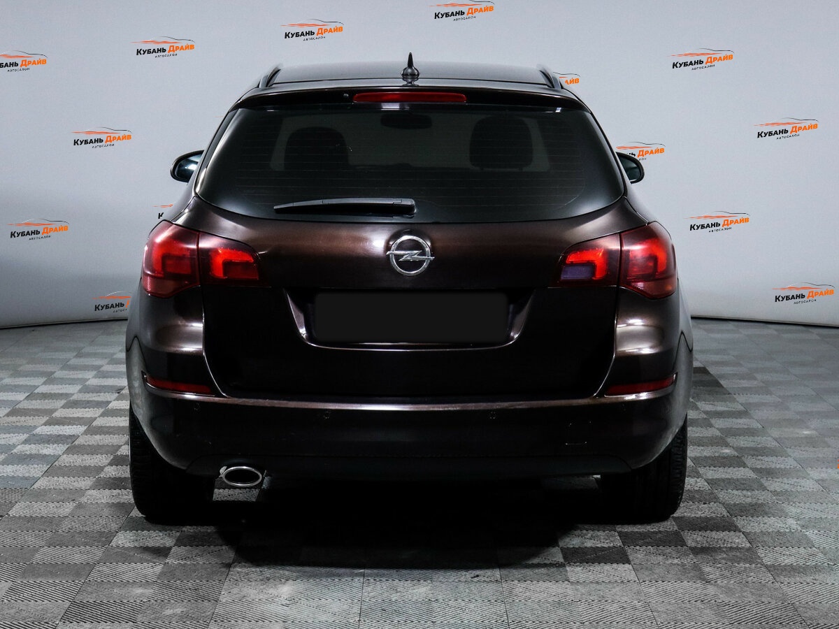 Opel Astra 2012 года с пробегом. Фото: #4