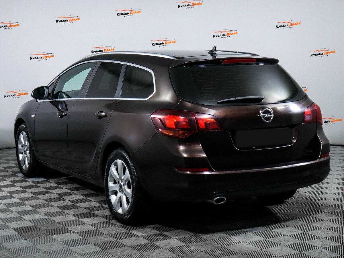 Opel Astra 2012 года с пробегом. Фото: #5