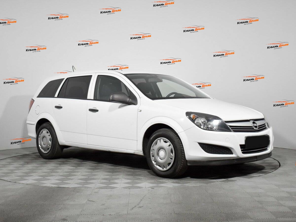 Opel Astra 2013 года с пробегом. Фото: #2