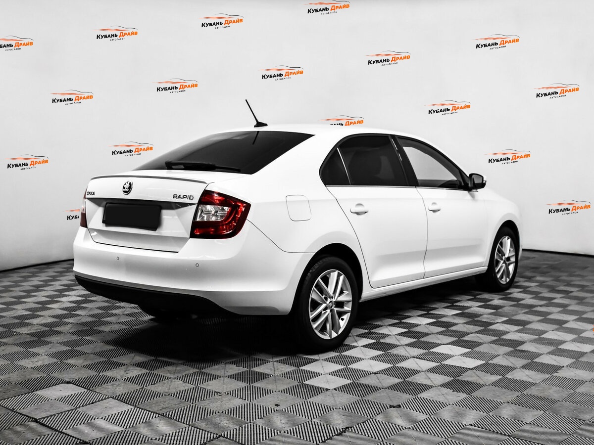 Skoda Rapid 2018 года с пробегом. Фото: #3