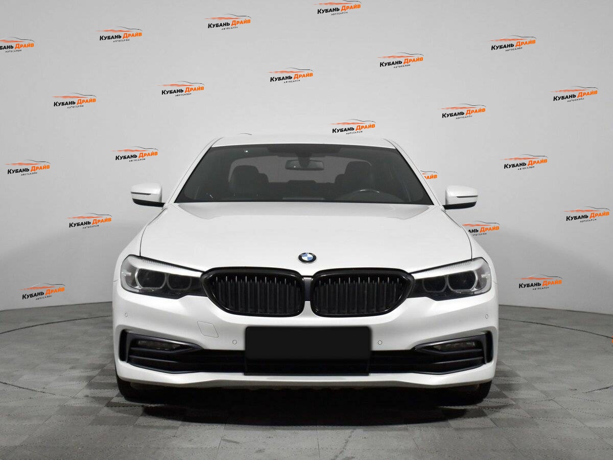 BMW 5 серии 2017 года с пробегом. Фото: #1
