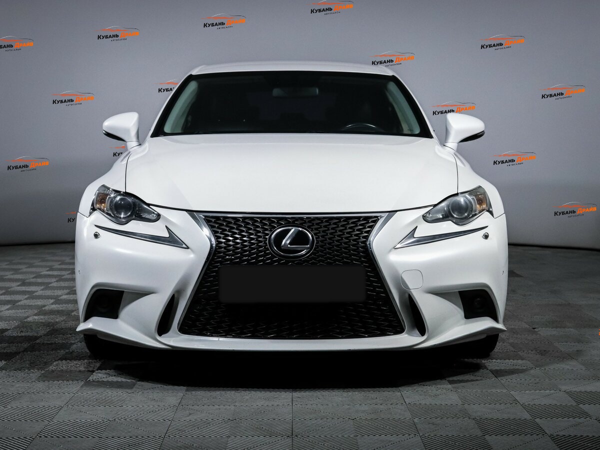 Lexus IS 2013 года с пробегом. Фото: #1