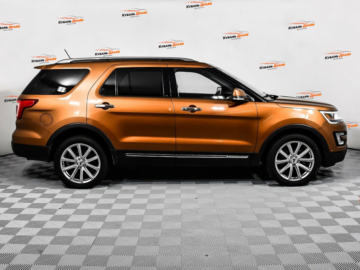 Ford Explorer 2018 года с пробегом. Фото: #3