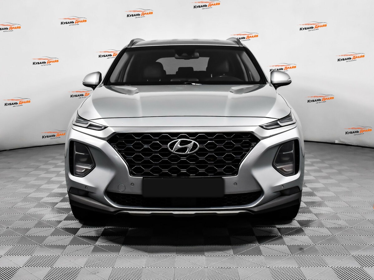 Hyundai Santa Fe 2018 года с пробегом. Фото: #1
