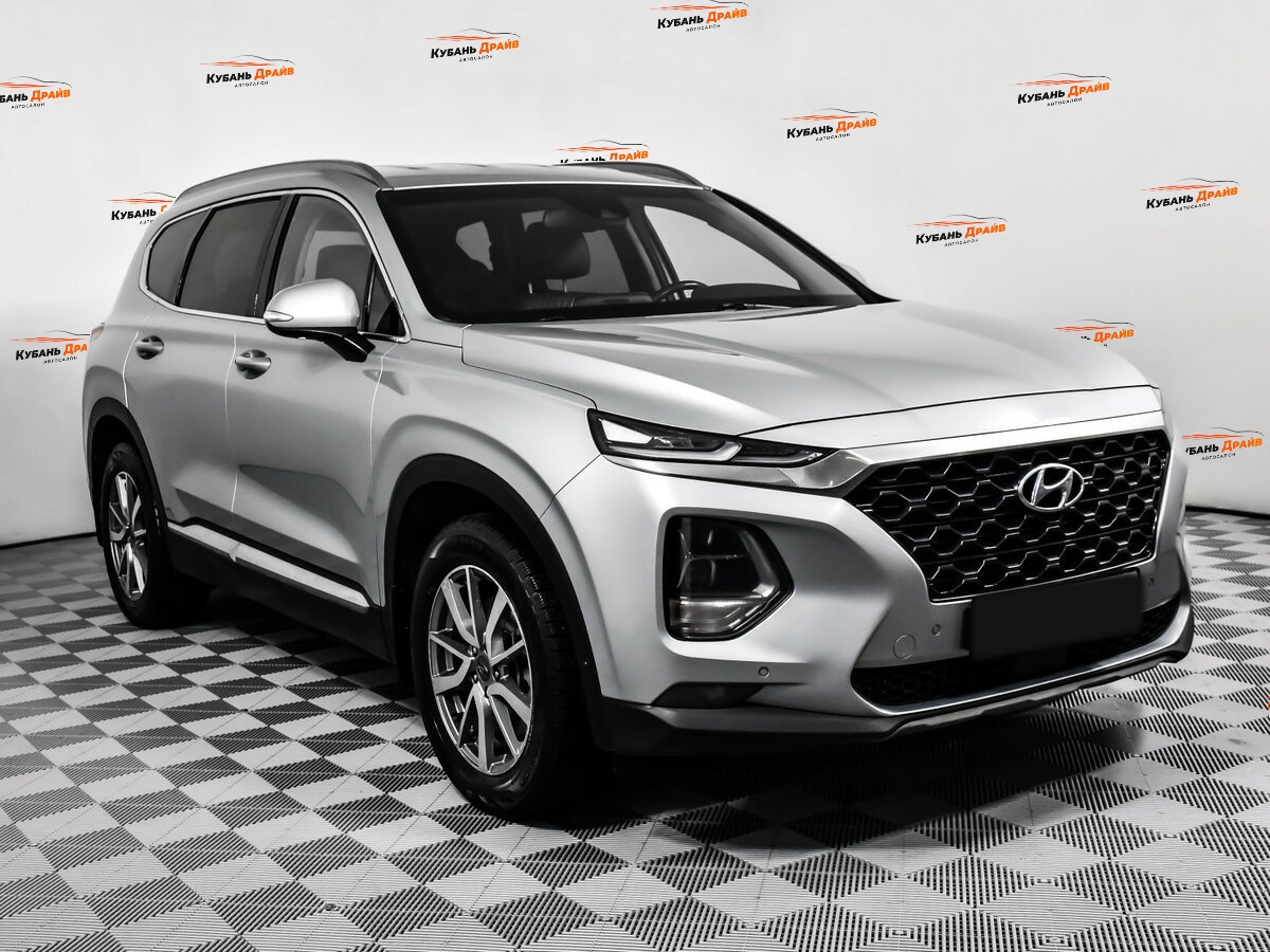 Hyundai Santa Fe 2018 года с пробегом. Фото: #2