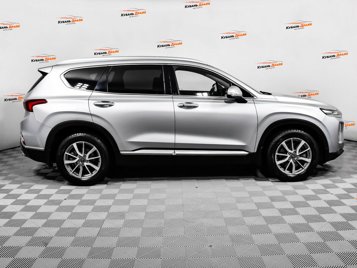 Hyundai Santa Fe 2018 года с пробегом. Фото: #3
