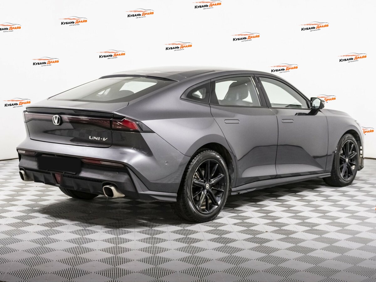 Changan UNI-V 2023 года с пробегом. Фото: #3