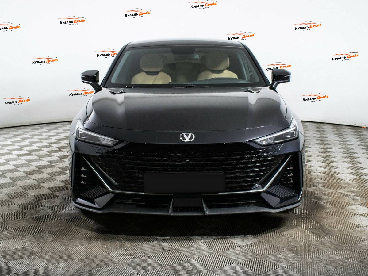 Changan UNI-V 2022 года с пробегом. Фото: #1