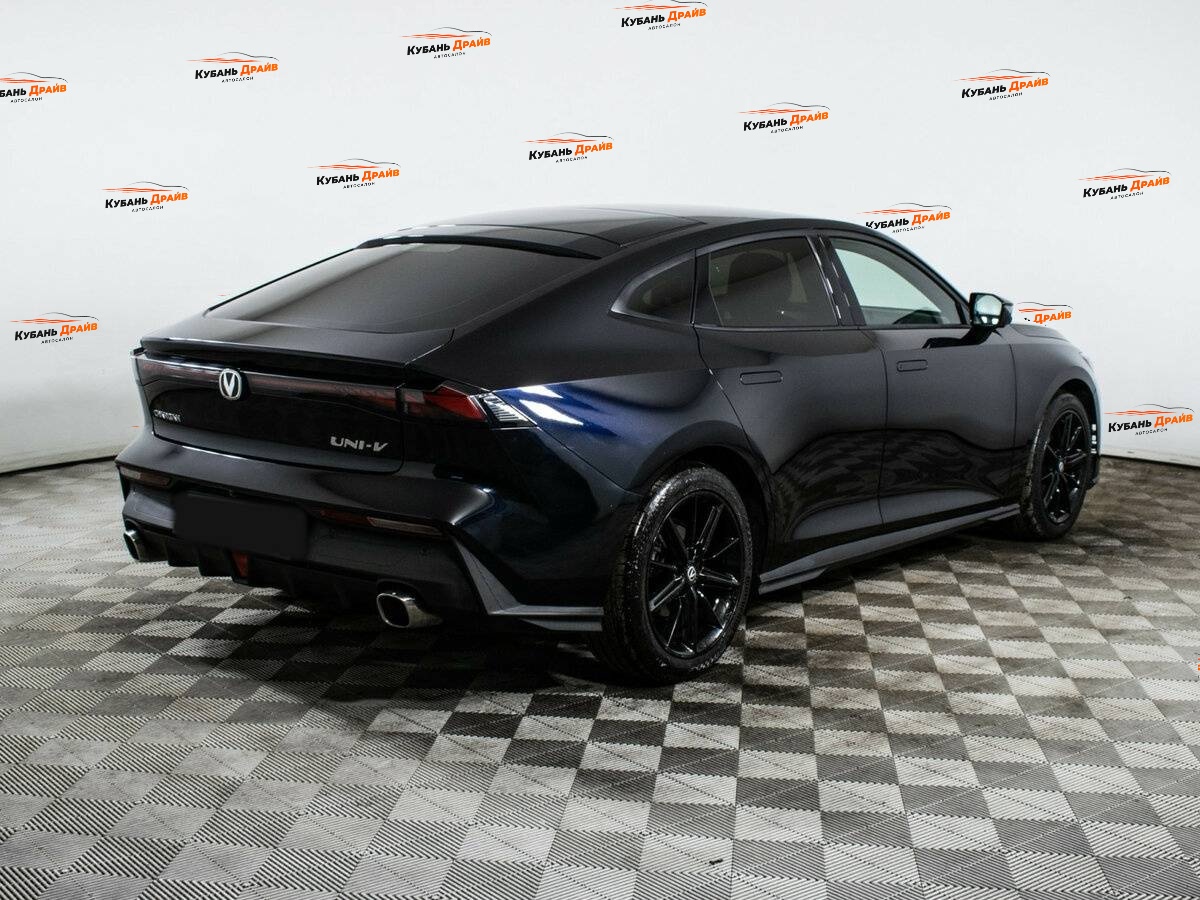 Changan UNI-V 2022 года с пробегом. Фото: #3