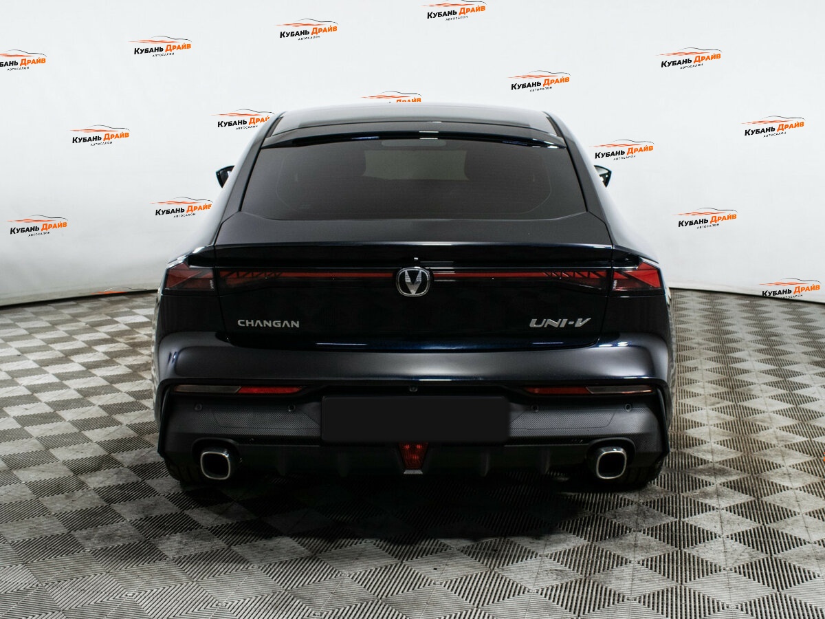 Changan UNI-V 2022 года с пробегом. Фото: #4