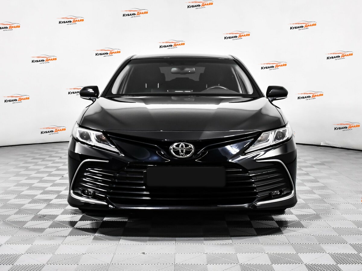 Toyota Camry 2021 года с пробегом. Фото: #1