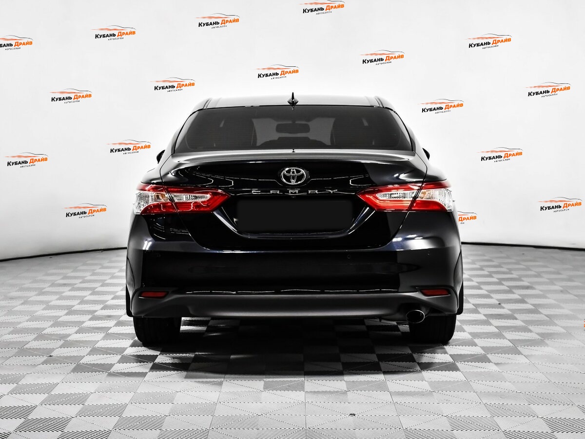 Toyota Camry 2021 года с пробегом. Фото: #5